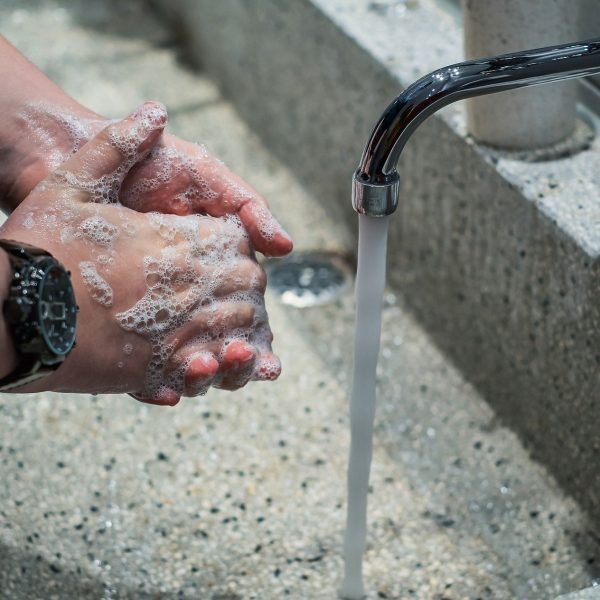 El cuidado de manos y los geles hidroalcohólicos… ¿Cómo afectan a nuestra piel?